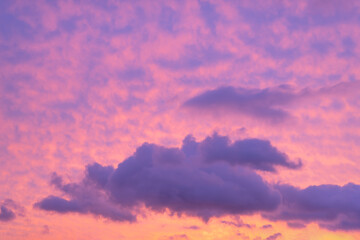 パープルオレンジの夕焼け空