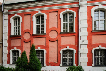 In the 18th century, the princes Shcherbatov built the city manor in the Baroque style. Then it was purchased by General N. Z. Khitrovo and rebuilt part of the house in the classic style   
