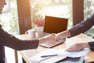 Businessmen agree to partner in the trade,Accountant working at office,Manager present the work to customers,Boss training,Export conference report,Employees worried about export decline.