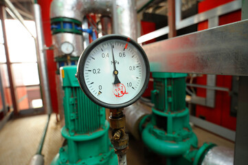 Manometer showing level of steam pressure inside of steam generation vessel