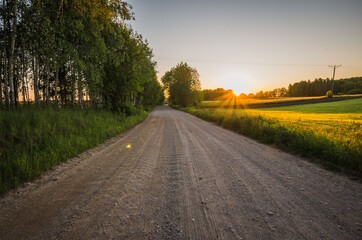 Fototapeta na wymiar road to the sunset