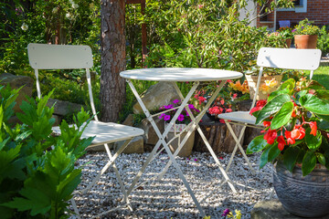 Metal garden bistro table and chair