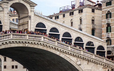 Fototapeta na wymiar Rialto Bridge Venice