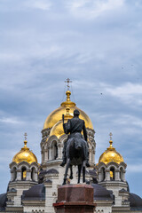 Fototapeta na wymiar Ascension Cathedral and Platov Monument in Novocherkassk, Russia