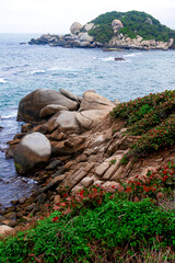 vista panorámica del mar de siete colores