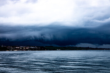 Stürmisches Unwetter über den Bodensee