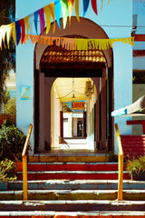 entrada pueblo colores arte arquitectura