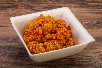 Couscos with tomato and chicken