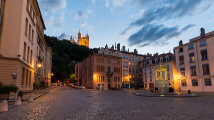 Fototapeta premium Place Saint Jean in Lyon at blue hour
