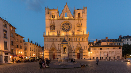 Fototapeta na wymiar Saint Jean Cathedral in Lyon at blue hour