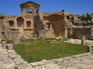 Fototapeta premium DOUGGA, TUNISIA. ROMAN RUINS IN NORTHERN TUNISIA.