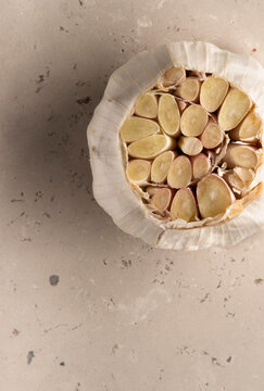 Garlic bulb slice