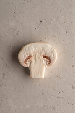 Button mushroom slice
