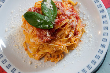 Fettuccine with fresh tomato and basil