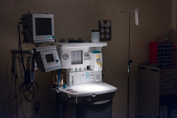 operating room with instruments and respirator