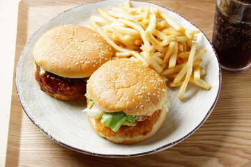 ハンバーガー　海老　チキン