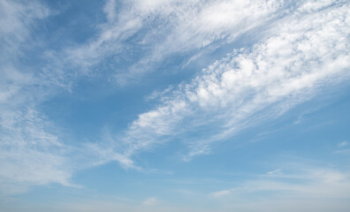 Obraz premium blue sky with white clouds, nature background