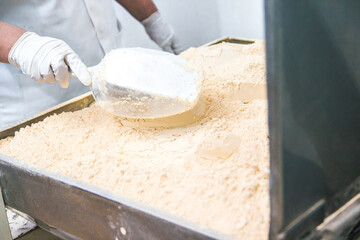 Trabajador de fabrica de granos