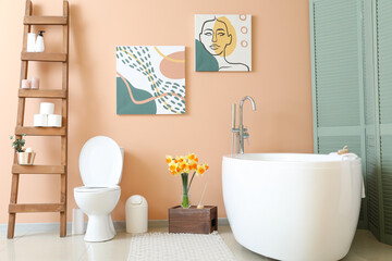 Obraz na płótnie Canvas Interior of modern clean bathroom
