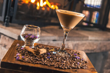 Tragos finos coloridos y de cafe