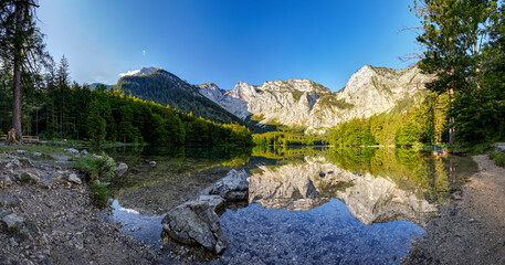 Fototapeta na wymiar Hinterer Langbathsee im Oberösterreichischen Salzkammergut