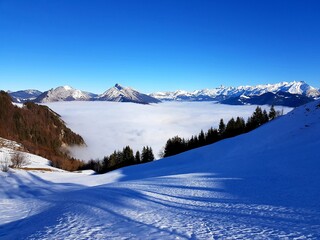 Mer de nuages sur les Aravis