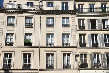 Fototapeta na wymiar Immeubles parisiens, France