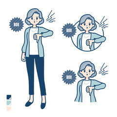 simple senior woman_Booing