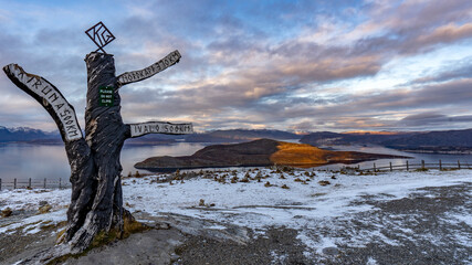Blick über den Kvanangen Fjord und die Insel Skorpa, Finnmark, Norwegen