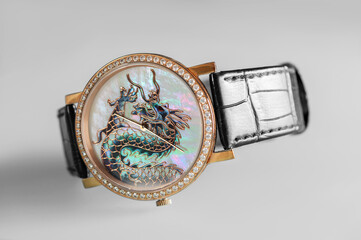 luxury watches with iridescent pearl pearl. Limited hours with the Chinese dragon. Luxury gold...