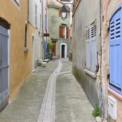 Rue de la basse fontaine à Régusse (83630), Var en Provence-Alpes-Côte-d'Azur, France