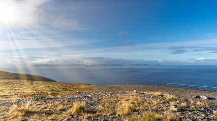 Der nördlichste Windpark der Welt auf der Insel Havoya, Finnmark, Norwegen
