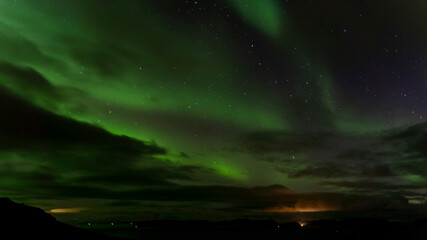 Polarlichter über Havoysund, Finnmark, Norwegen