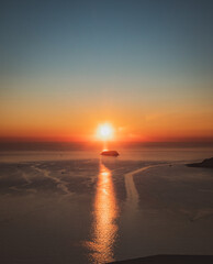 Fototapeta na wymiar Santorini's magic and romantic Atmosphere