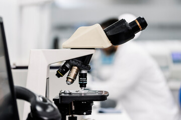 Laboratory microscope