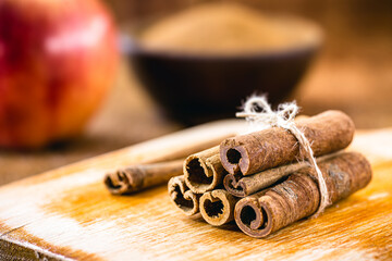 Cinnamon is a spice obtained from the inner bark of trees of the genus Cinnamomum, it helps to prevent and fight diabetes, controlling blood sugar levels and increasing insulin sensitivity.