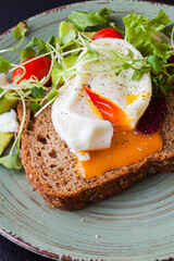 The beginning of the day with simple and nutritious food