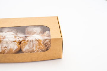 disposable protective cardboard box for delivery of bakery products, cakes and desserts