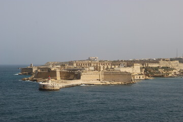 Vue panoramique sur le fort Ricasoli depuis la Valette (Malte)