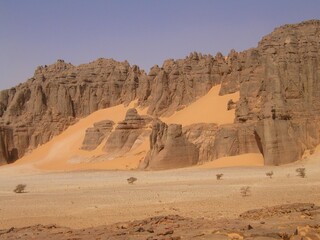 Fototapeta na wymiar TAMANRASSET AHAGGAR, ALGERIA. SAFARI IN THE SAHARA DESERT AND AHAGGAR MOUNTAINS. 