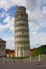 the monument of the leaning tower of Pisa built in marble in piazza dei miracoli