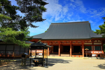 世界遺産　初夏の毛越寺