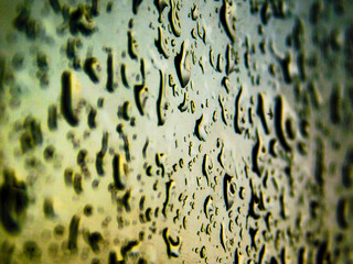 gotas en vidrio