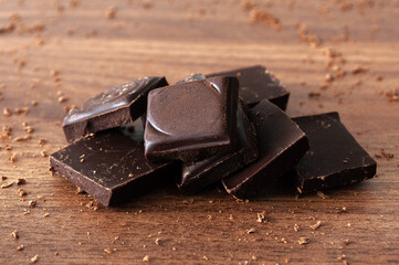 chocoalte pieces on a wooden table