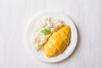 Mango sticky rice on plate, Thai dessert (Khao Niew Ma Muang)	