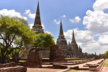 Fototapeta premium ฺีMong-khol-borpit temple in the Ayut-tha-ya period about 417 years ago.