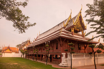 Obraz premium THAILAND PHETBURI WAT YAI SUWANNARAM TEMPLE