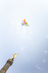 Ballons am Himmel &uuml;ber Berlin