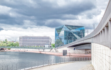 Cube Berlin hinter der Spree