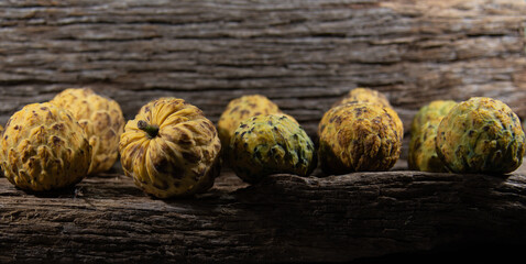 The araticum (Annona crassiflora) is a fruit native to the cerrado and belongs to the family Annonaceae.